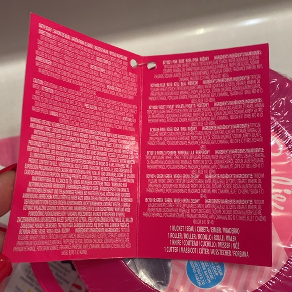 Barbie pajama and bath set size 6 - Picture 7 of 11